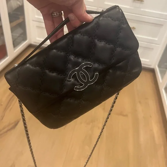 Chanel black Hampton mini flap - Picture 3 of 11